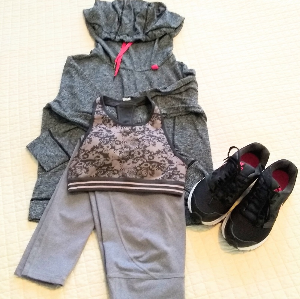 Fabletics pink and gray padded sports bra